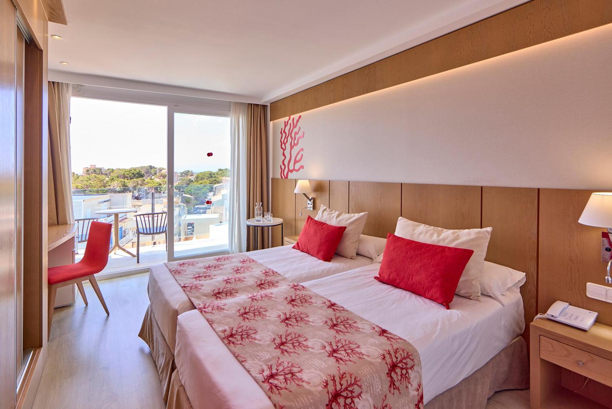 Universal Hotel Perla S'Illot  Eksteriør billede
